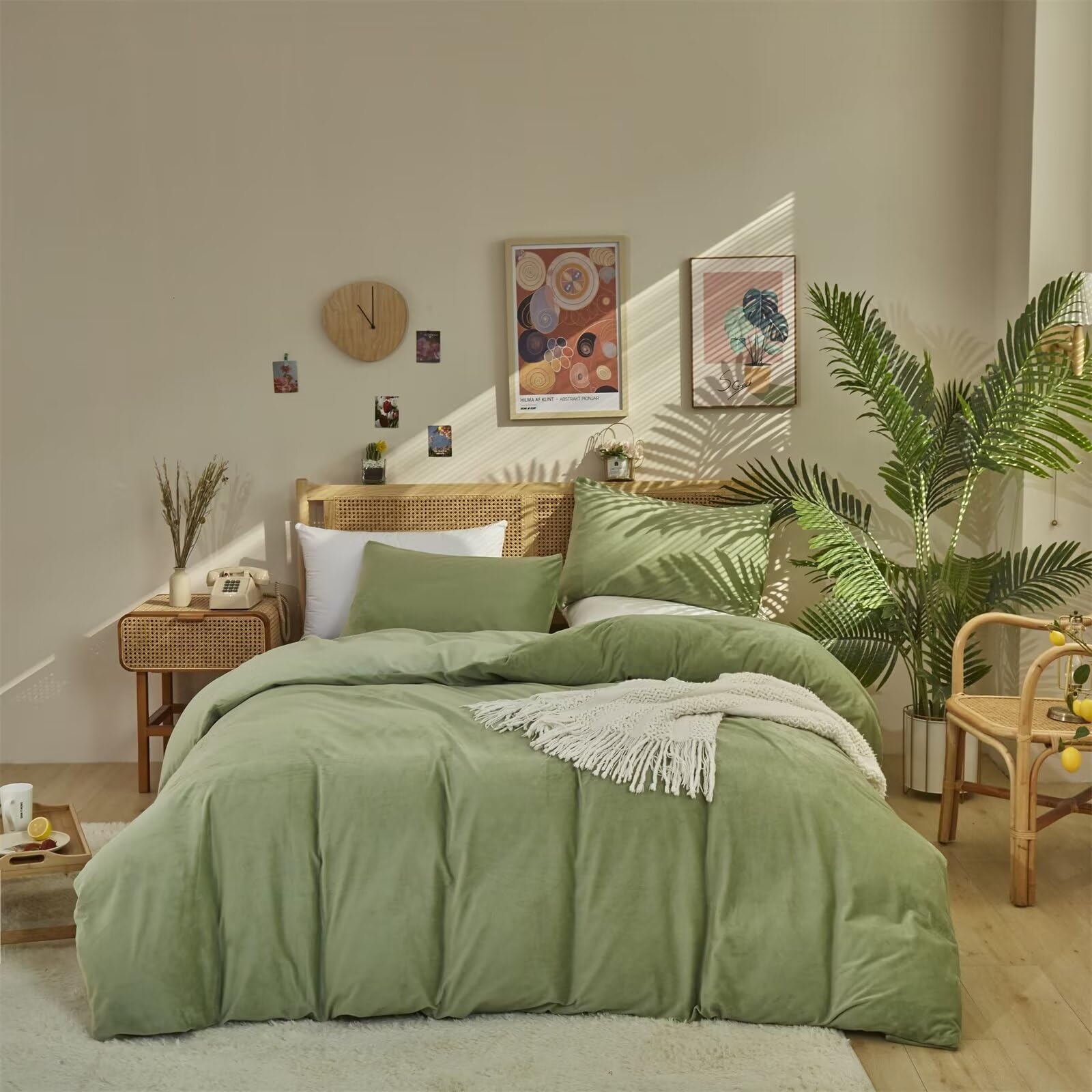 Houseri Sage Green Velvet Comforter Full Size Fluffy Light Green Fuzzy Bedding Sets Teen Girls Boys Warm Fall Winter Grass Green